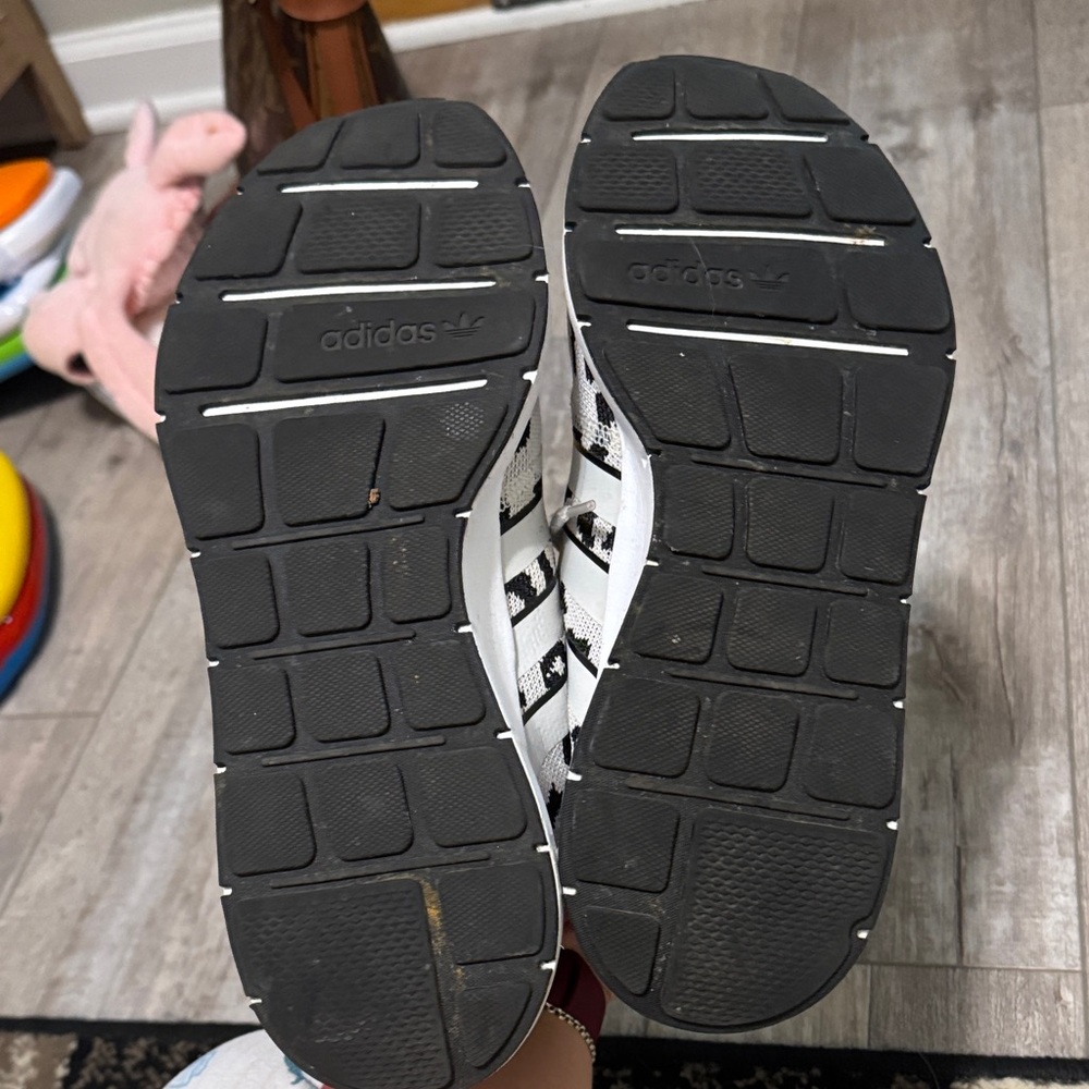 Adidas Women's Sneakers with Leopard Pattern - Black and White - Picture 4 of 7